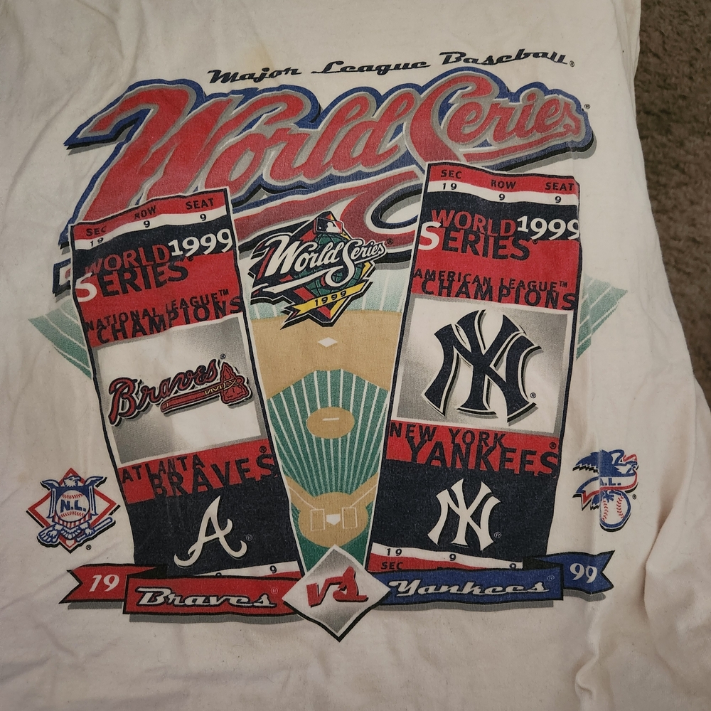 World Series Braves vs Yankees Graphic Tee - Picture 2 of 2